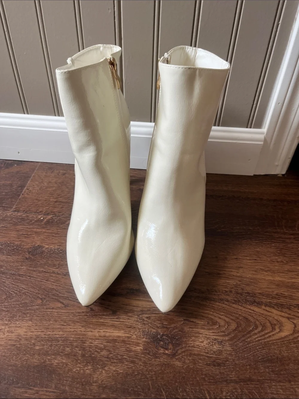 SEXY ! Pointed-Toe Cream Ankle Booties with Side Zip